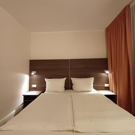 Hotel Ariana Koeln מראה חיצוני תמונה