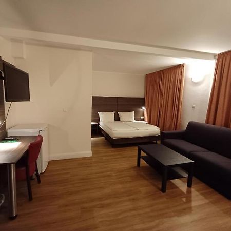 Hotel Ariana Koeln מראה חיצוני תמונה