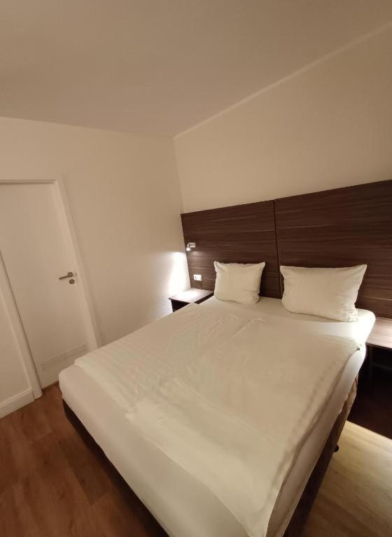 Hotel Ariana Koeln מראה חיצוני תמונה